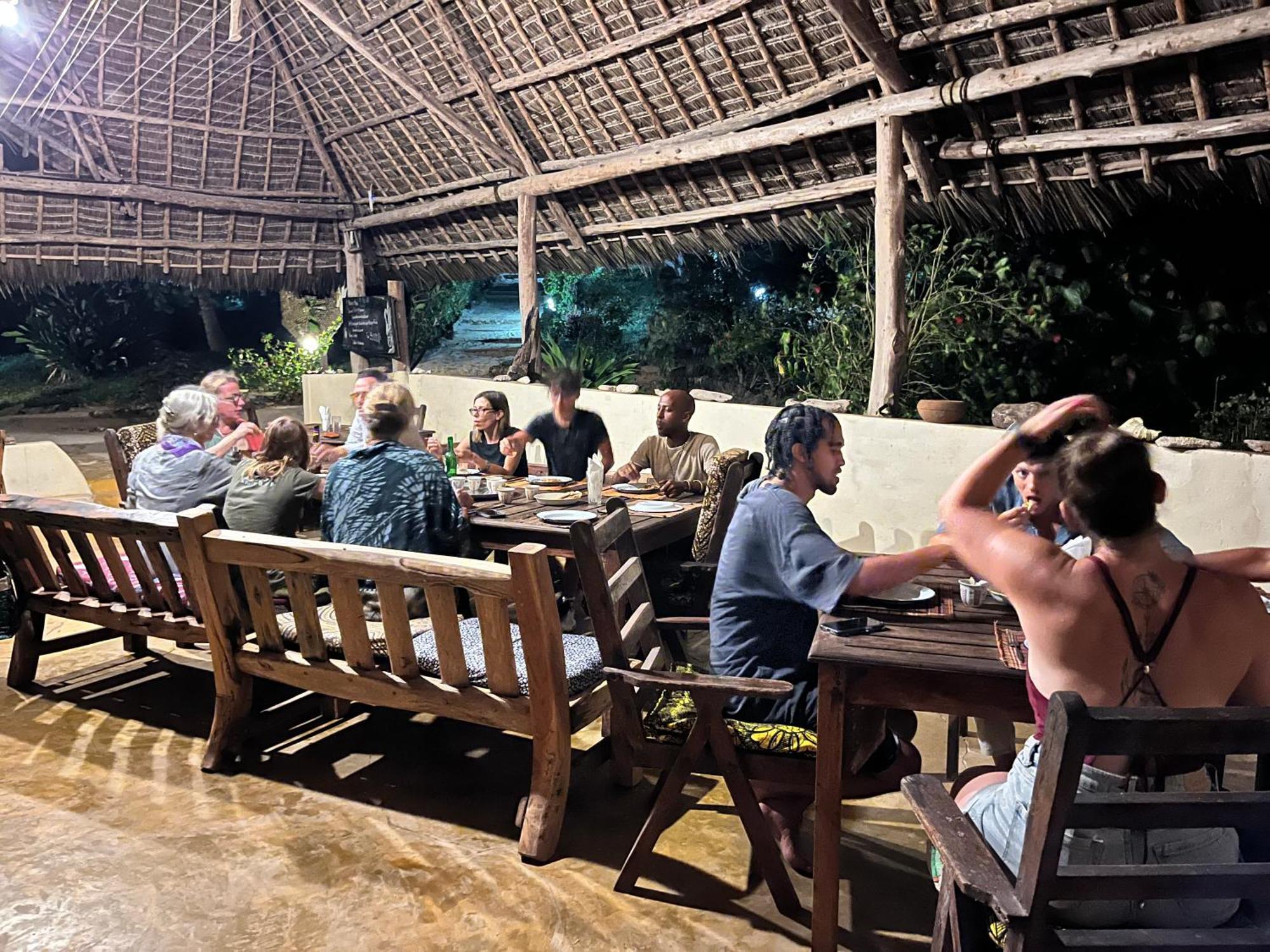 Sazani Beach Lodge And Tidal Lounge Нунгві Екстер'єр фото