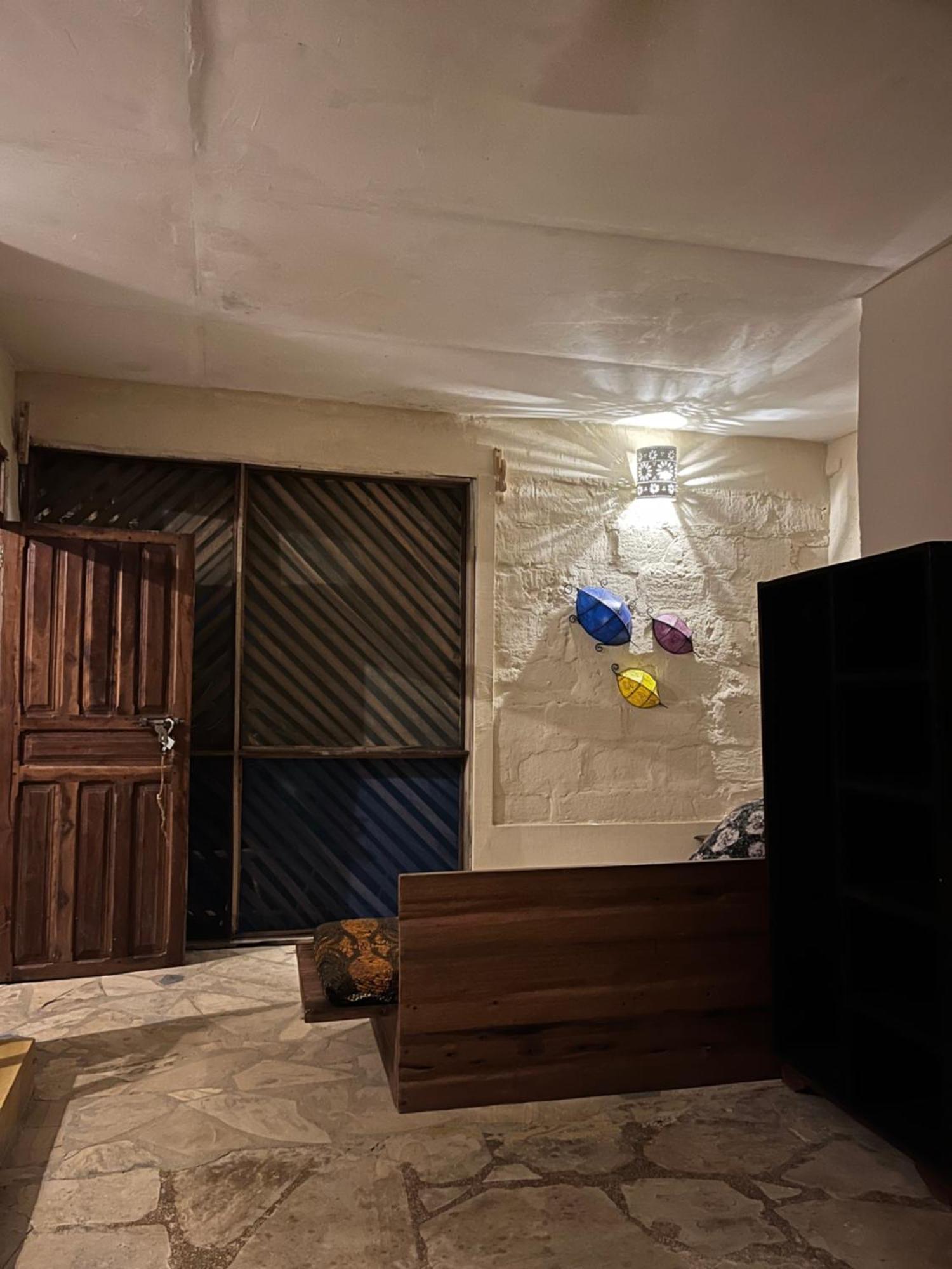 Sazani Beach Lodge And Tidal Lounge Нунгві Екстер'єр фото