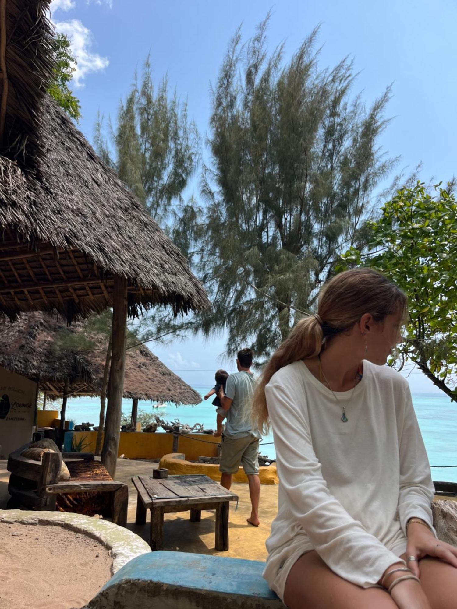 Sazani Beach Lodge And Tidal Lounge Нунгві Екстер'єр фото