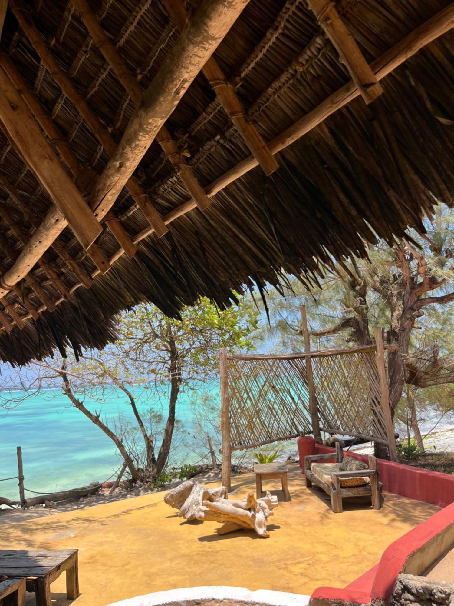 Sazani Beach Lodge And Tidal Lounge Нунгві Екстер'єр фото