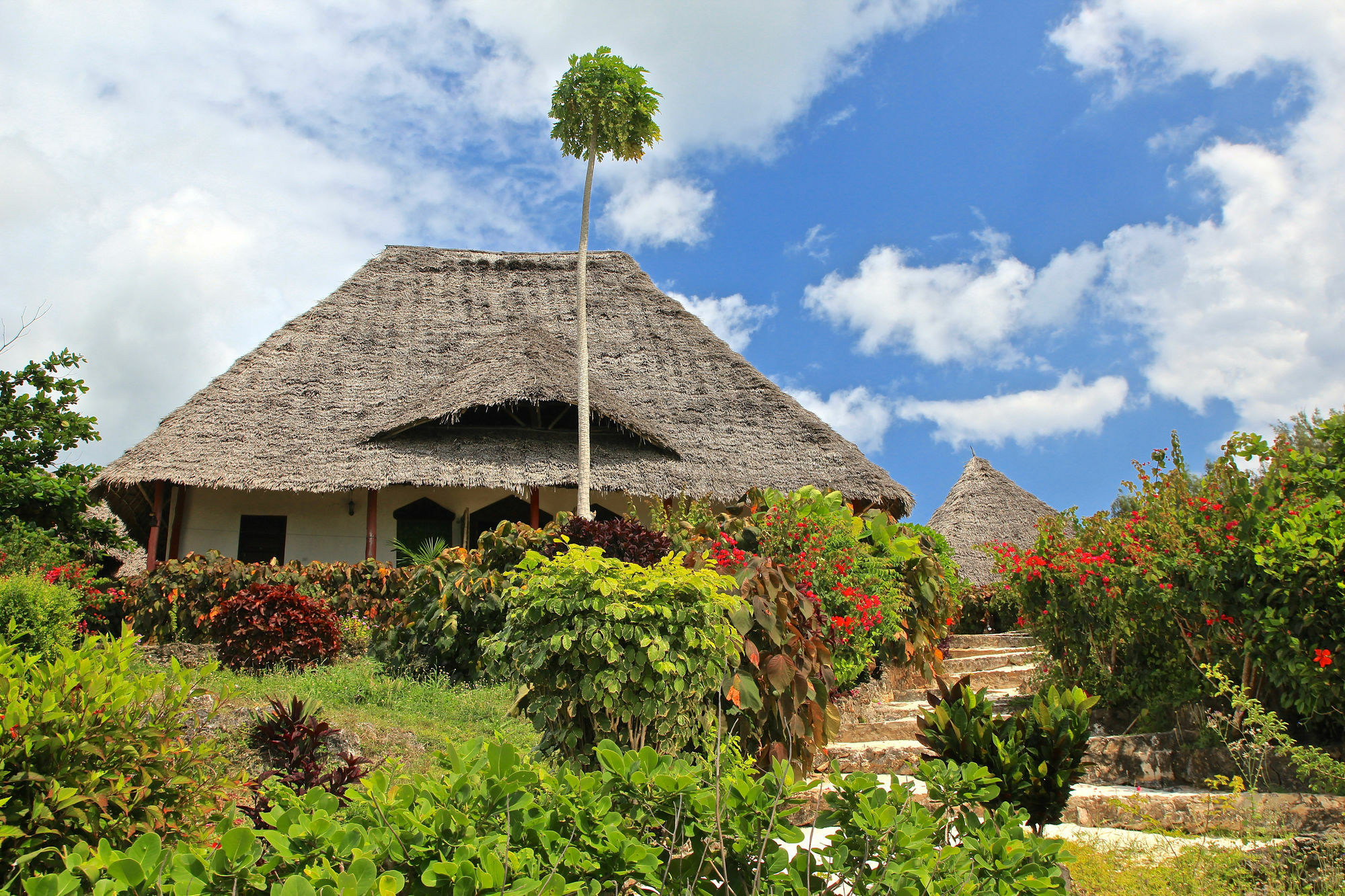 Sazani Beach Lodge And Tidal Lounge Нунгві Екстер'єр фото